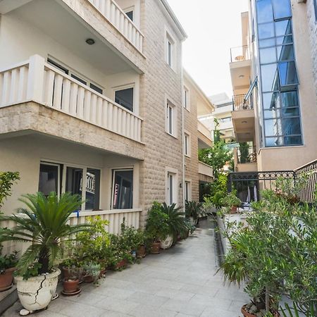 Apartments Franicevic Petrovac Bagian luar foto