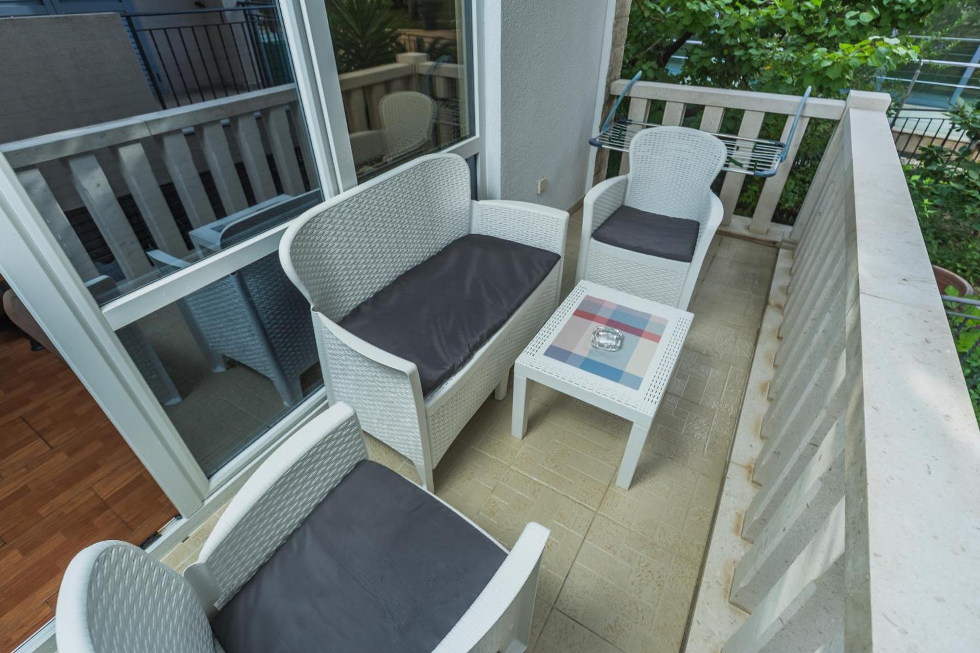 Apartments Franicevic Petrovac Bagian luar foto