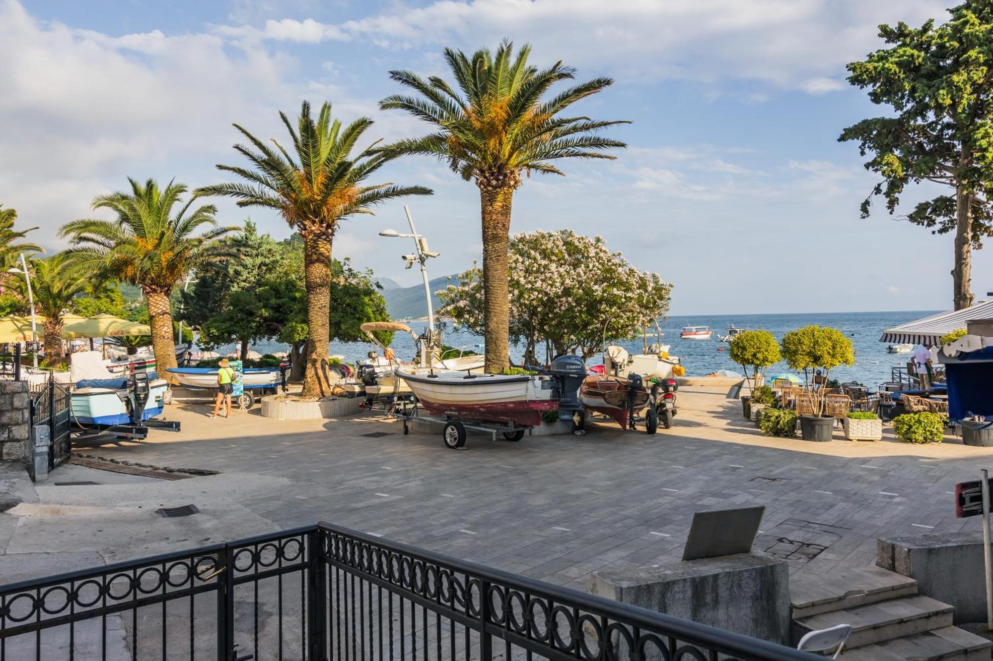 Apartments Franicevic Petrovac Bagian luar foto