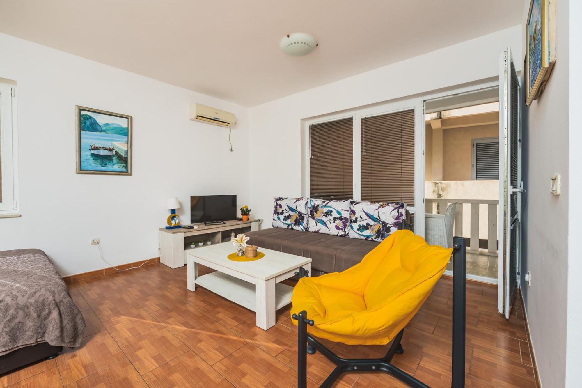 Apartments Franicevic Petrovac Bagian luar foto