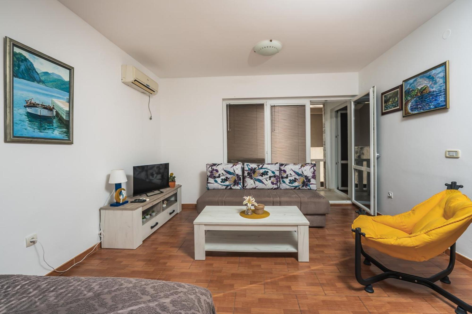 Apartments Franicevic Petrovac Bagian luar foto