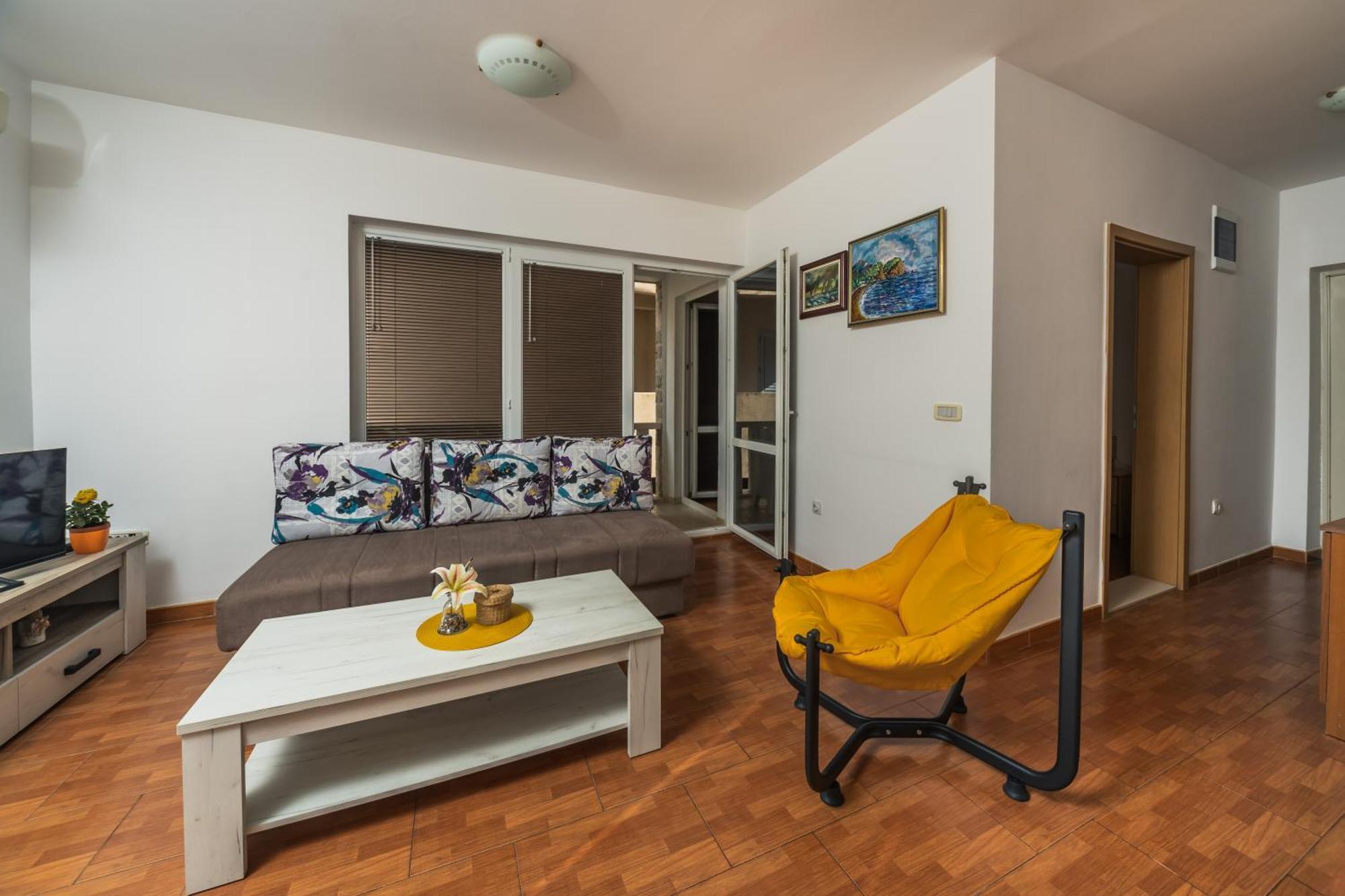 Apartments Franicevic Petrovac Bagian luar foto