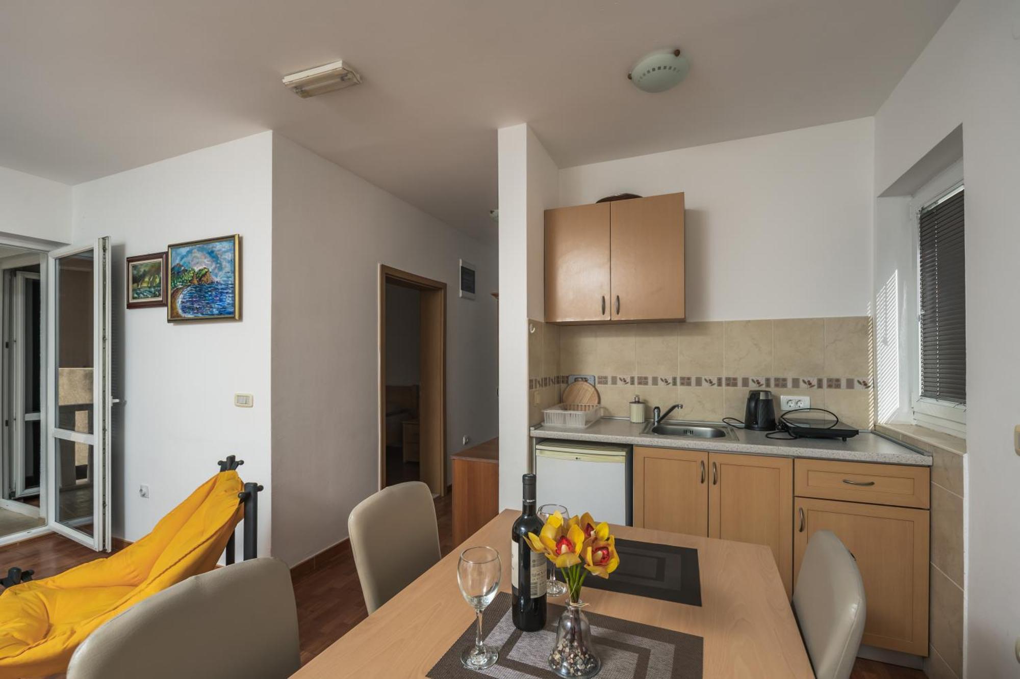 Apartments Franicevic Petrovac Bagian luar foto