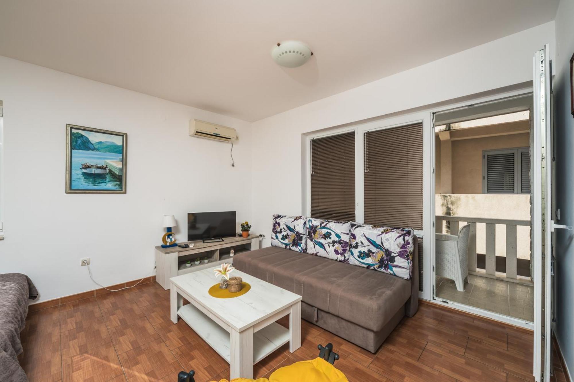 Apartments Franicevic Petrovac Bagian luar foto